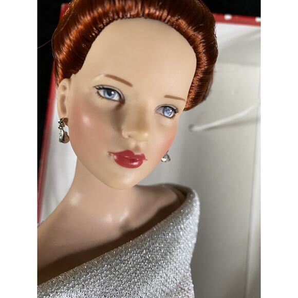 Robert Tonner 1994 Vivian #170/1750 Fashion 19" Doll W/Box and Certificate Mint - Picture 12 of 14